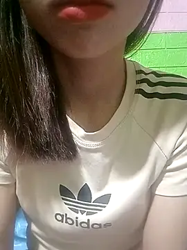 Snapshot of AmyLinee01 chatting on April 2026 05:36:01 PM AmyLinee01 online show from April 2026 05:36:01 PM