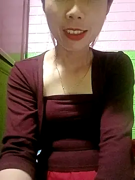 Snapshot of AmyLinee01 chatting on April 2026 08:18:02 AM AmyLinee01 online show from April 2026 08:18:02 AM