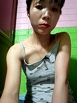 Snapshot of AmyLinee01 chatting on April 2026 05:31:02 PM AmyLinee01 online show from April 2026 05:31:02 PM