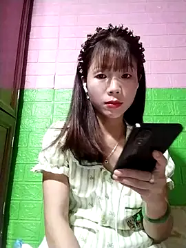 AmyLinee01 online show from May 2026 05:08:01 PM