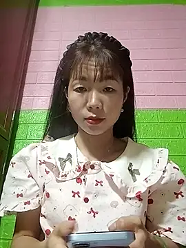 AmyLinee01 online show from May 2026 05:26:01 AM
