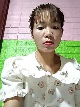AmyLinee01 online show from May 2026 05:31:02 PM