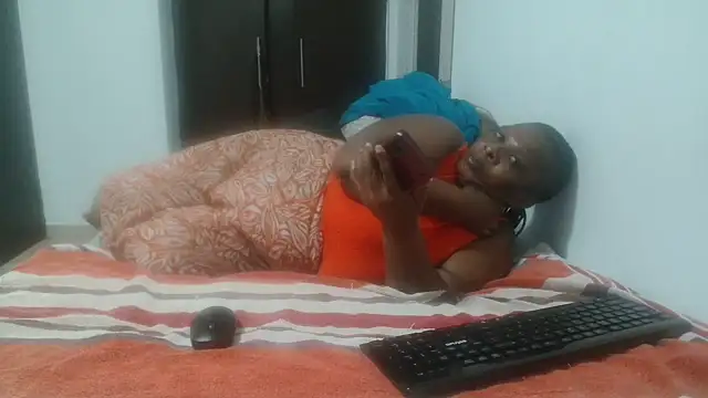 Lucia-boobs online show from April 2026 05:02:02 PM