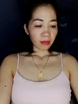 Snapshot of -Lunou- chatting on April 2026 11:18:02 AM -Lunou- online show from April 2026 11:18:02 AM