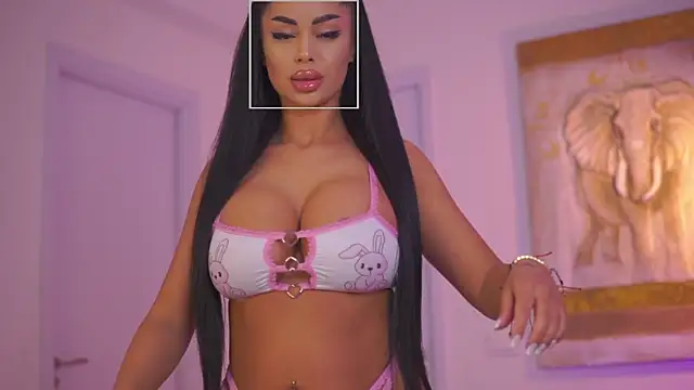 LatinaMorene online show from April 2026 06:13:02 PM