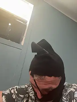 BWCloverboyy online show from April 2026 09:39:33 PM