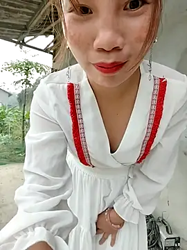 Ruby Lucy online show from April 2026 12:30:02 AM