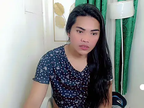 Snapshot of Midnightsnack88 chatting on April 2026 04:23:02 AM Midnightsnack88 online show from April 2026 04:23:02 AM