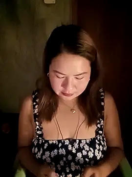 Amazingurlx online show from April 2026 05:03:01 PM