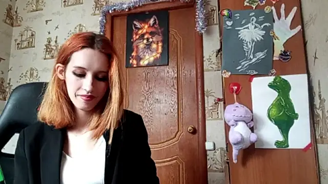 Snapshot of SirenFrost chatting on April 2026 11:05:02 AM SirenFrost online show from April 2026 11:05:02 AM