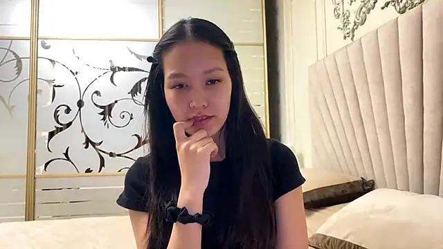 ayanovae online show from March 2026 06:57:01 AM