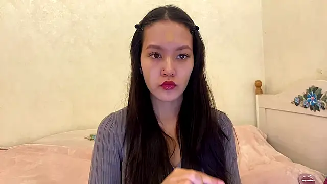 ayanovae online show from April 2026 05:49:01 AM