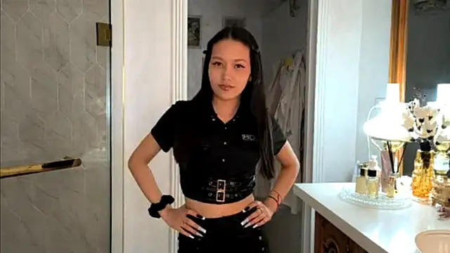 ayanovae online show from April 2026 02:29:01 PM