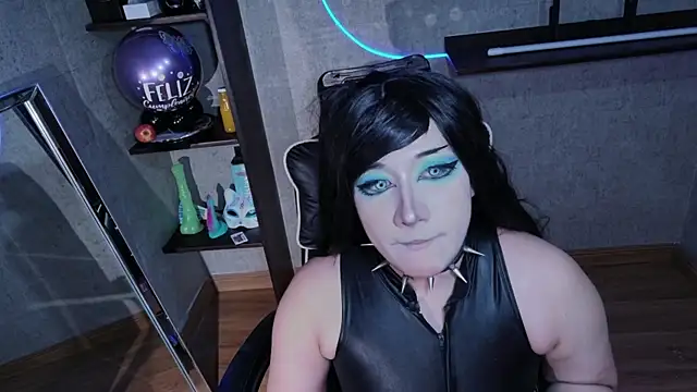 Carmillaa online show from May 2026 12:18:01 AM