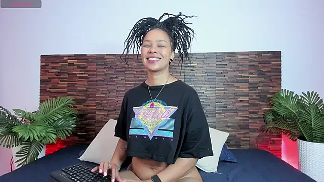 Snapshot of andreazoe chatting on April 2026 02:34:01 PM andreazoe online show from April 2026 02:34:01 PM