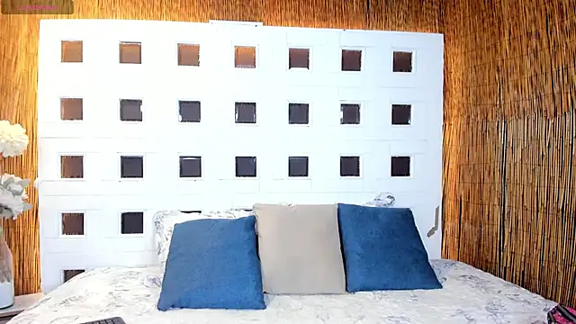 Snapshot of andreazoe chatting on April 2026 01:51:02 PM andreazoe online show from April 2026 01:51:02 PM