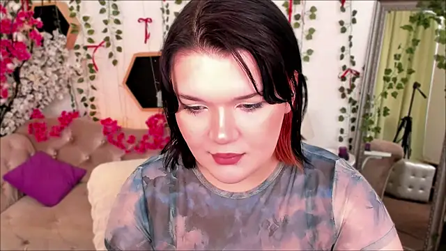 Sara Mour online show from March 2026 05:40:02 AM