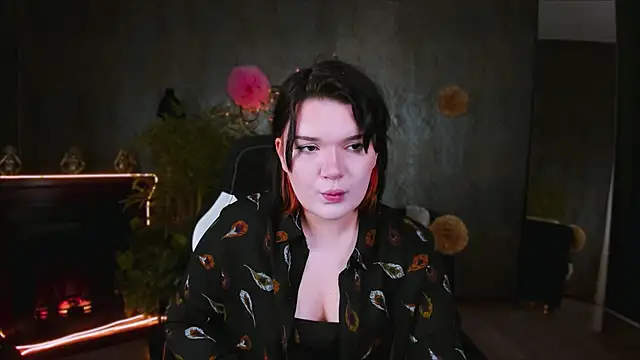 Sara Mour online show from April 2026 06:00:02 AM