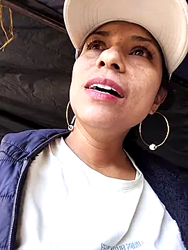 Snapshot of AngelicaStorms chatting on April 2026 12:42:01 PM AngelicaStorms online show from April 2026 12:42:01 PM