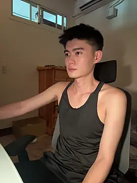 Snapshot of CalvinHY chatting on July 2026 04:18:02 AM CalvinHY online show from July 2026 04:18:02 AM