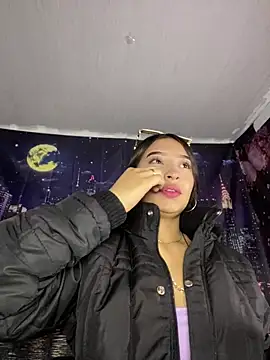 Itze Mua online show from March 2026 03:12:01 AM