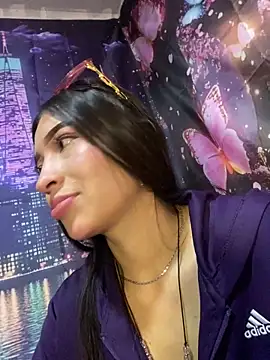 Itze Mua online show from March 2026 10:20:01 PM