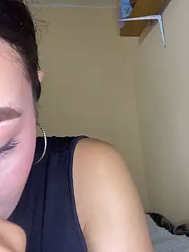 Itze Mua online show from April 2026 10:05:01 AM