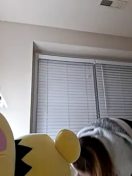 beeeuhh online show from April 2026 08:42:01 AM