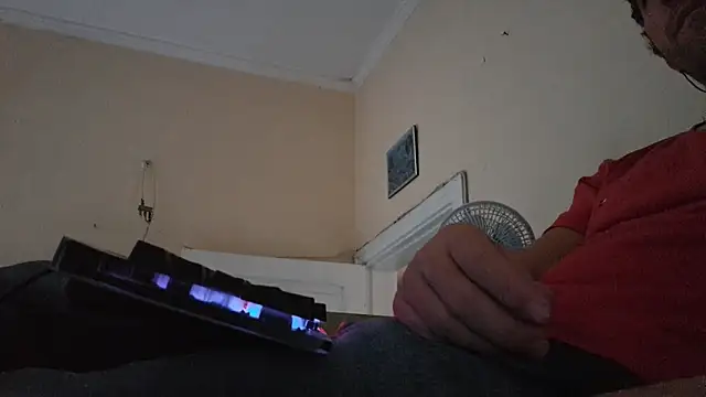 Snapshot of Sueliton2 chatting on April 2026 07:03:02 PM Sueliton2 online show from April 2026 07:03:02 PM