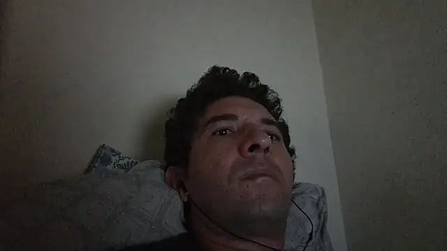 Snapshot of Sueliton2 chatting on April 2026 09:09:02 PM Sueliton2 online show from April 2026 09:09:02 PM