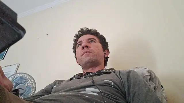 Snapshot of Sueliton2 chatting on April 2026 06:23:01 PM Sueliton2 online show from April 2026 06:23:01 PM