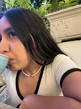 HaileyBiieber online show from April 2026 11:16:02 PM