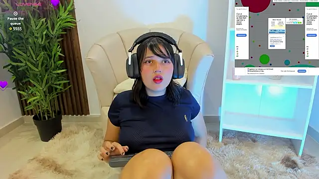 mia jonnes18 online show from March 2026 05:35:01 PM