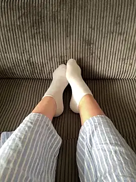LilouPieds online show from June 2026 04:53:01 PM