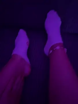 LilouPieds online show from June 2026 08:33:01 PM