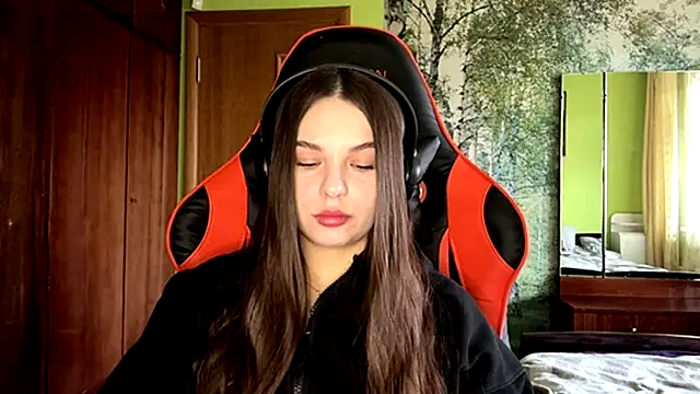 ThedaStrevell online show from April 2026 07:06:02 AM