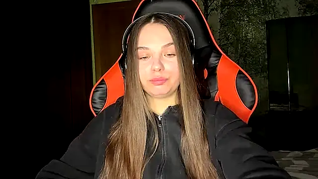 ThedaStrevell online show from April 2026 05:10:01 PM