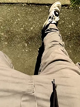 Snapshot of AthandJumper chatting on April 2026 11:43:01 PM AthandJumper online show from April 2026 11:43:01 PM