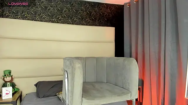 Thomzeus online show from March 2026 02:33:02 PM