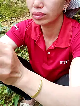 Snapshot of Lucky-beo chatting on April 2026 02:43:01 AM Lucky-beo online show from April 2026 02:43:01 AM