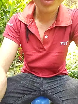 Snapshot of Lucky-beo chatting on May 2026 12:40:02 AM Lucky-beo online show from May 2026 12:40:02 AM