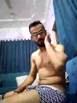 Snapshot of Alimohamed08 chatting on April 2026 08:31:01 PM Alimohamed08 online show from April 2026 08:31:01 PM