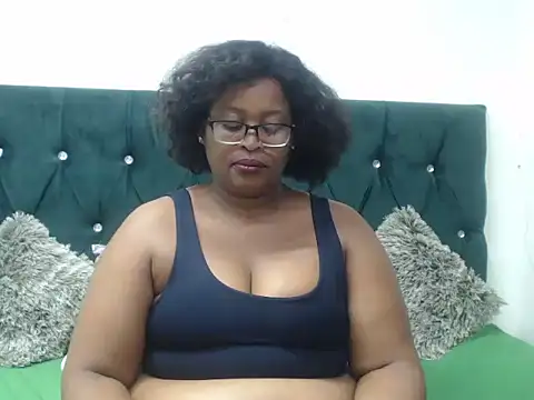 Curves2Devour online show from April 2026 06:20:01 PM