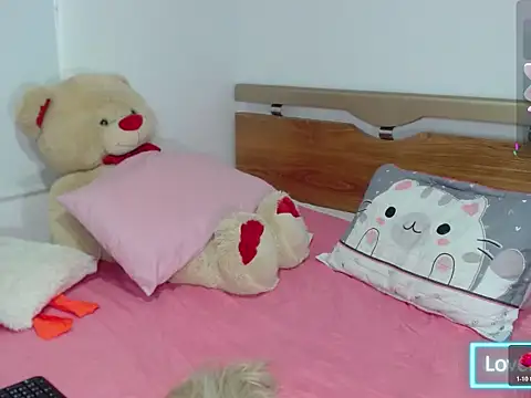 Snapshot of honey-blossom chatting on April 2026 06:49:02 PM honey-blossom online show from April 2026 06:49:02 PM