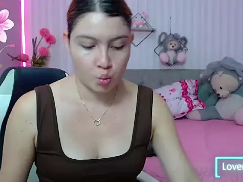 Snapshot of honey-blossom chatting on April 2026 04:23:01 PM honey-blossom online show from April 2026 04:23:01 PM