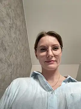 FReyja 44 online show from April 2026 12:12:01 PM