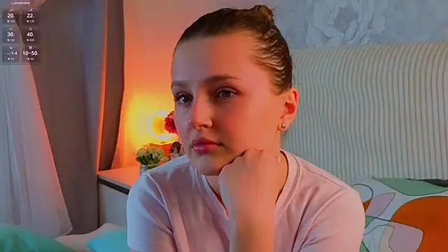 LorriMonz online show from July 2026 01:43:01 AM