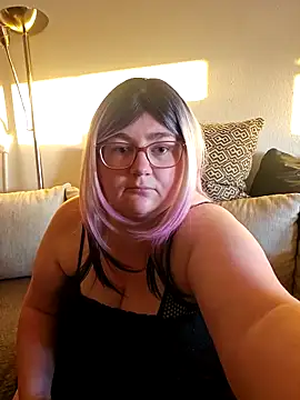 Snapshot of xXLunaBlissXx chatting on April 2026 06:24:02 PM xXLunaBlissXx online show from April 2026 06:24:02 PM