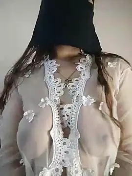 Snapshot of Yasmin_Oh chatting on June 2026 09:39:02 PM Yasmin Oh online show from June 2026 09:39:02 PM