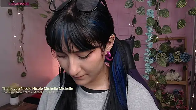 Snapshot of eyes_moonn chatting on April 2026 03:55:01 AM eyes moonn online show from April 2026 03:55:01 AM